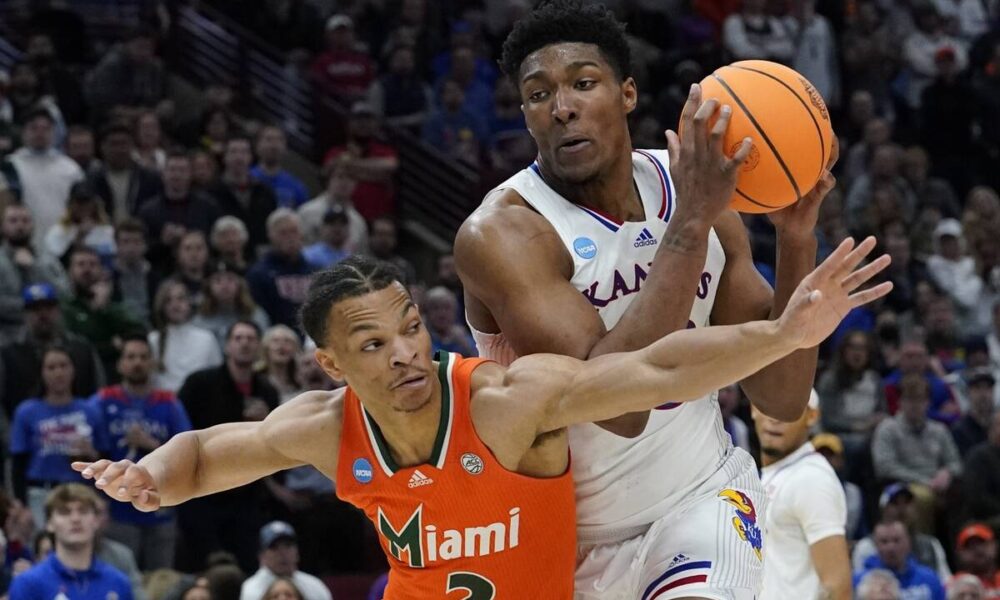 Final Four bettors backing Kansas over Villanova