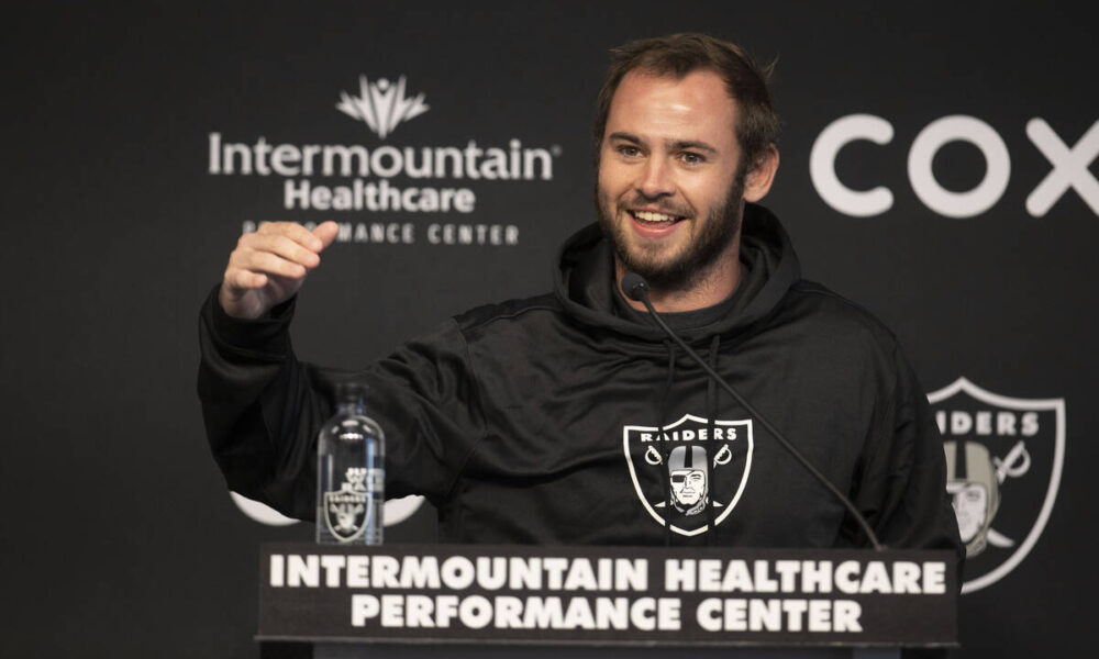 Hunter Renfrow, Raiders agree to new contract