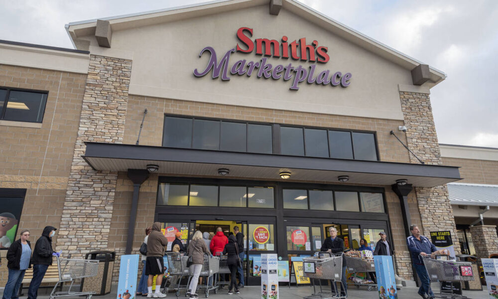 Golden Knights, Smith’s giving out free gas again