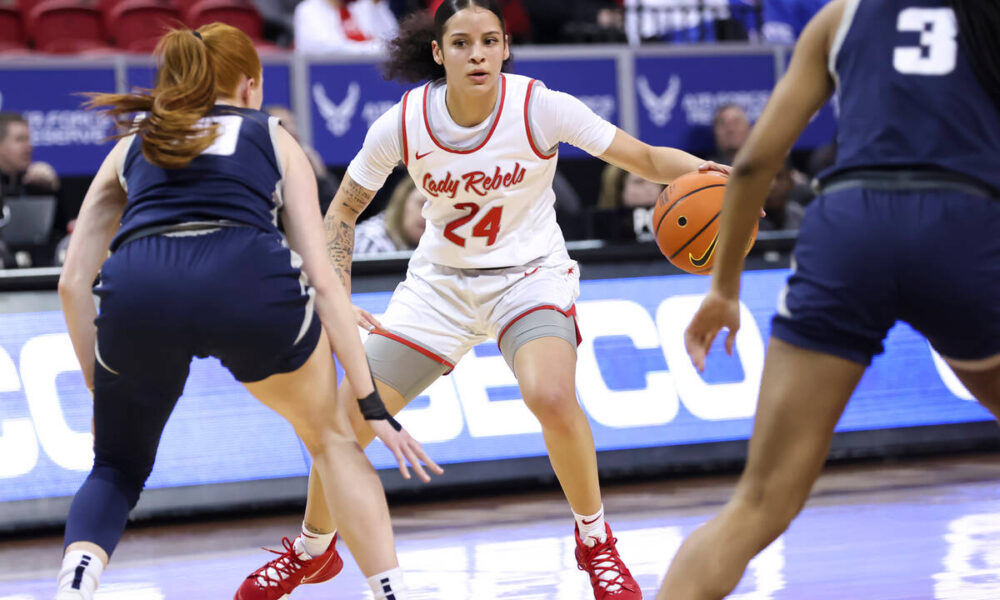 UNLV women’s basketball opens practice with heightened expectations