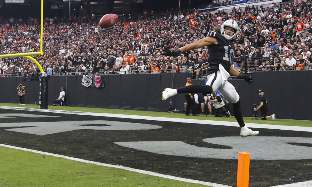 Raiders’ Mack Hollins keeps making plays on offense, special teams