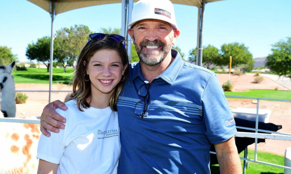 Simon Keith honors liver transplant recipient