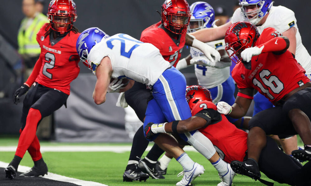 UNLV Football Routed By Air Force After First-half Turnovers – Fan Shotz