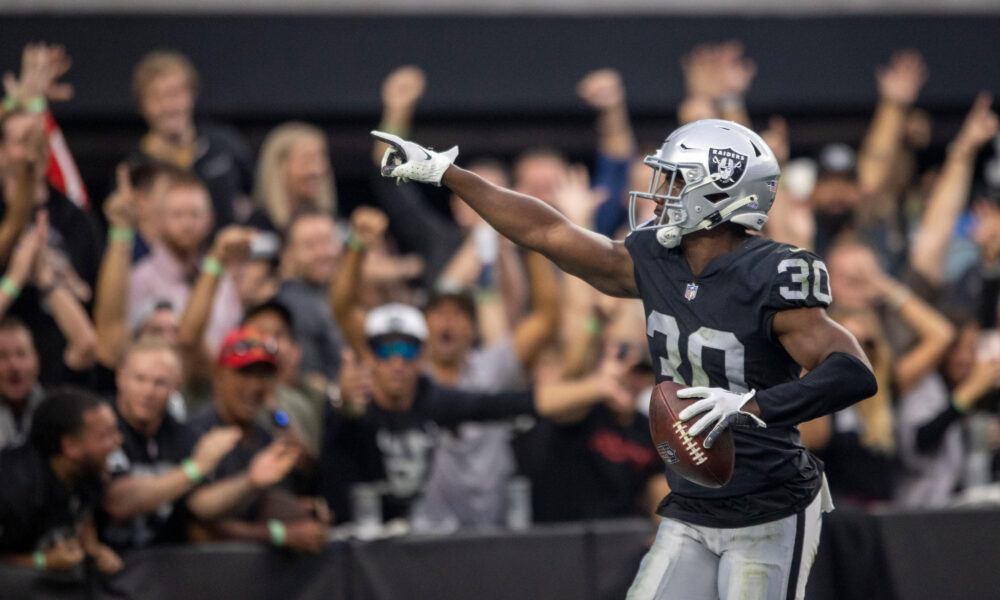 Raiders’ Duron Harmon scores 1st career TD, spots family in stands