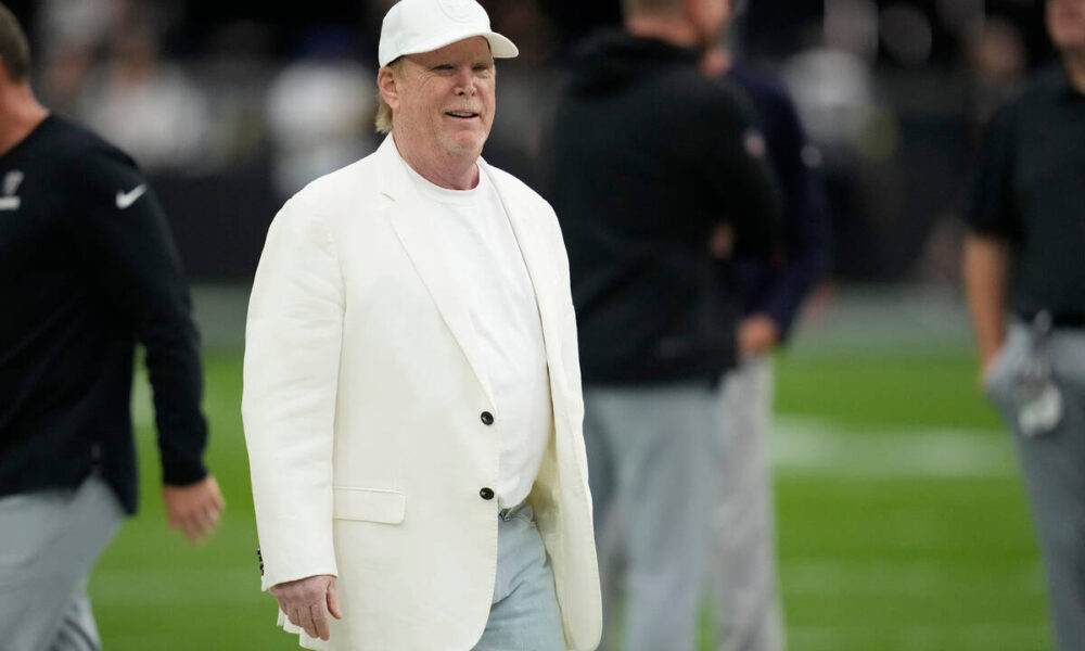 Raiders fans begging Mark Davis to take action after another loss