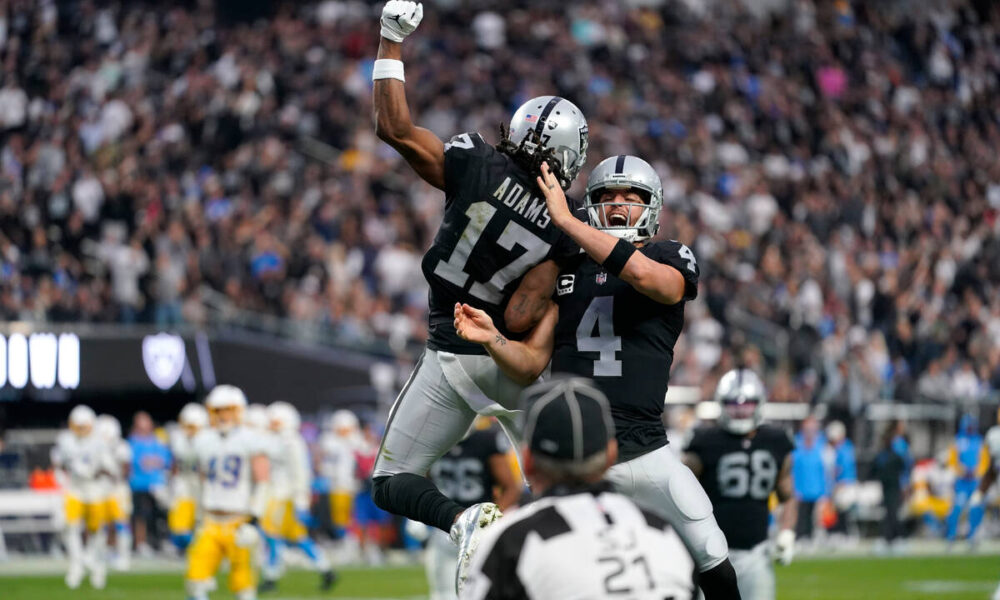 Raiders find success with flea-flicker during 3-game win streak