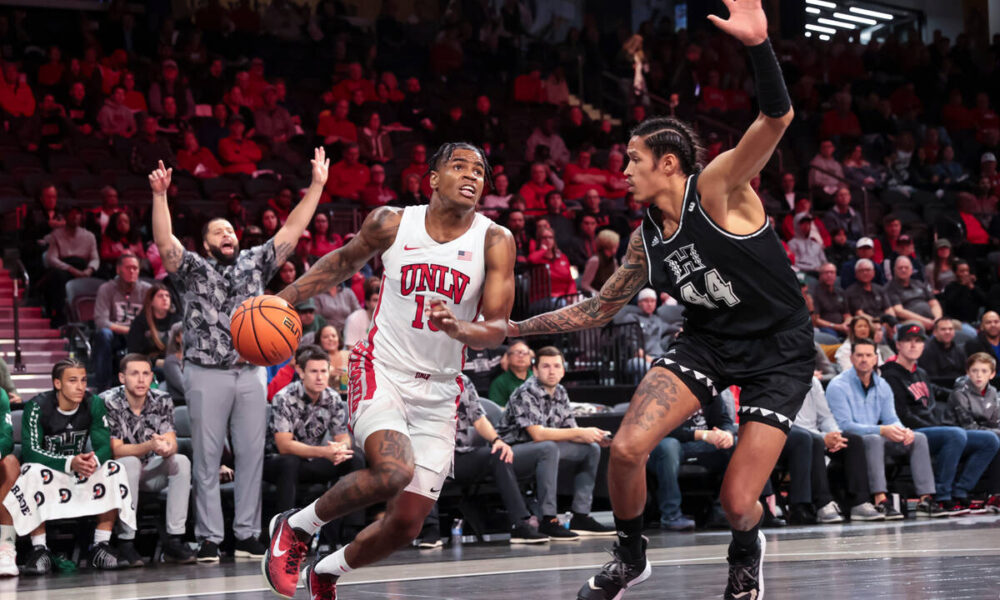 UNLV basketball beats Hawaii, stays perfect to start season