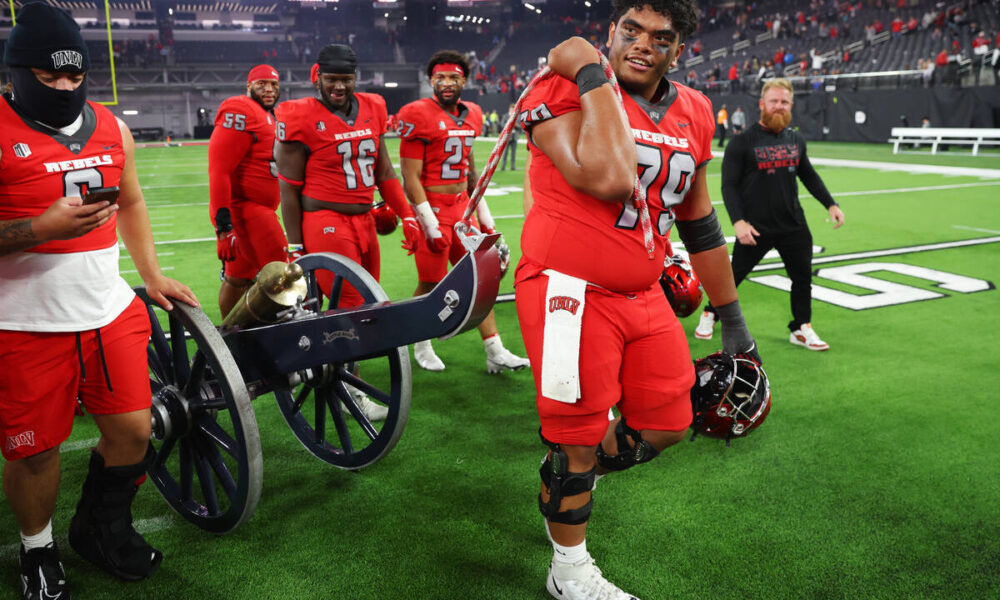 UNLV center Leif Fautanu enters transfer portal