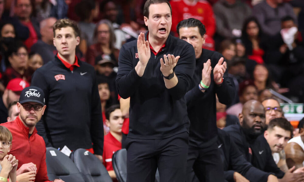 UNLV beats Washington State, 10-0 for first time since 1990-91