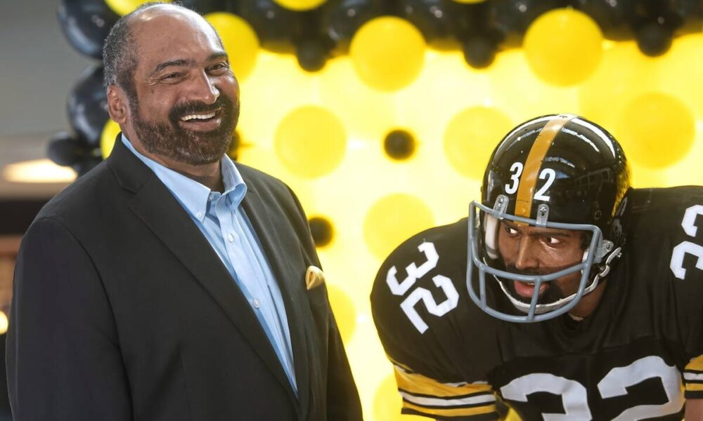 Franco Harris, Steelers Hall of Fame running back, dies at 72