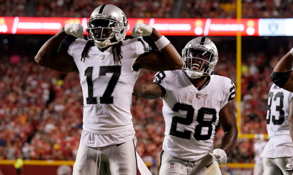 Raiders, 49ers fantasy football outlook with QB change