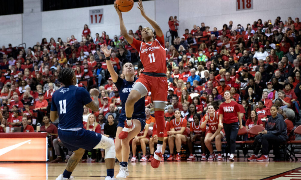 UNLV women’s basketball wows record crowd with dominant outing