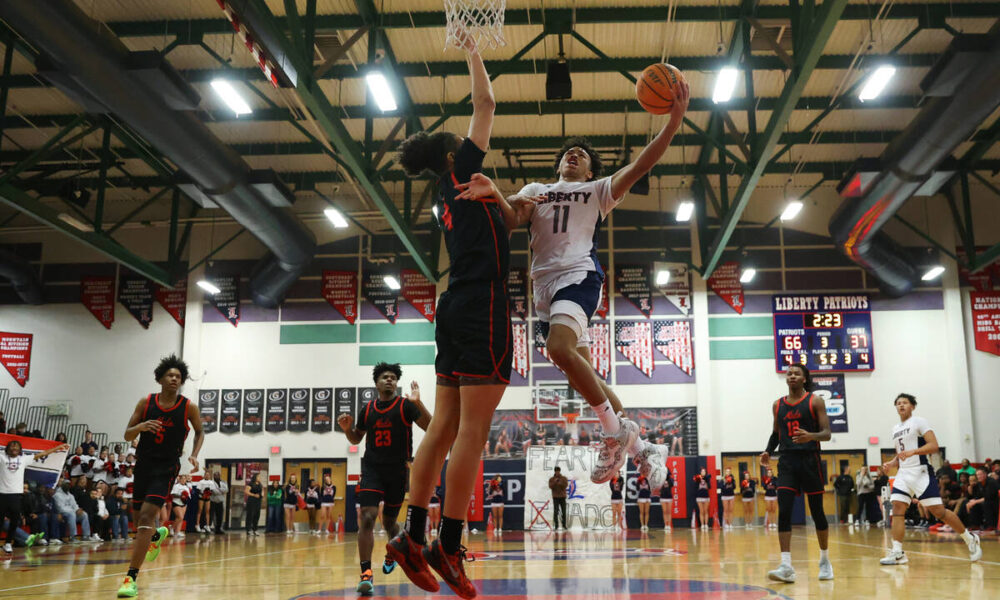 Liberty boys basketball blows out Coronado — PHOTOS