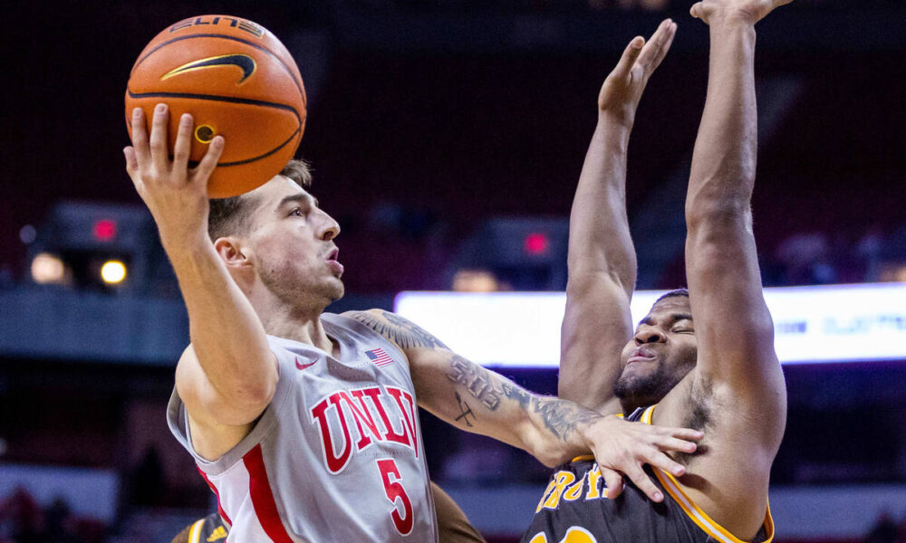 Unlv Honors Seniors Ej Harkless Jordan Mccabe Elijah Parquet Fan Shotz