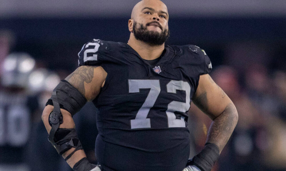 Raiders to re-sign Jermaine Eluemunor, a veteran offensive tackle