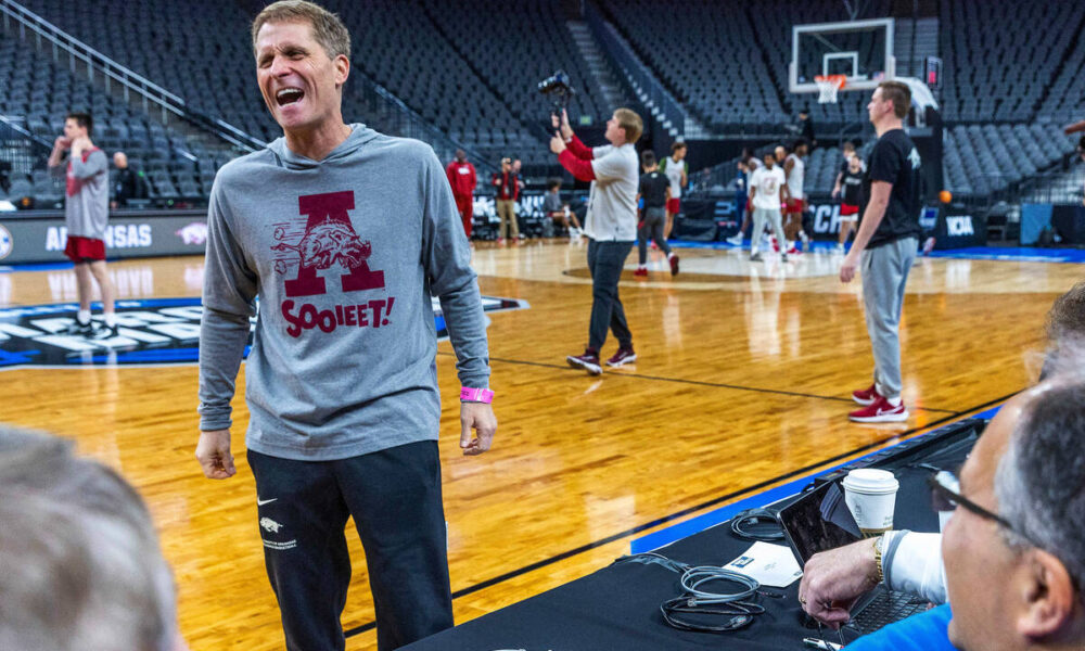 Eric Musselman’s shirtless tradition continues for Arkansas