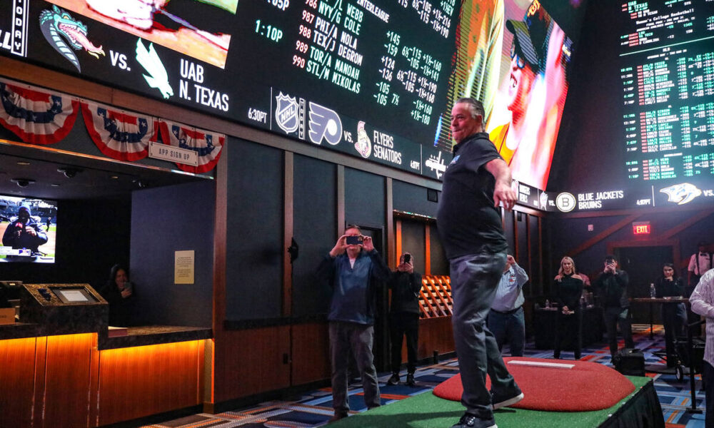 Greg Maddux hopes A’s or expansion team lands in Las Vegas
