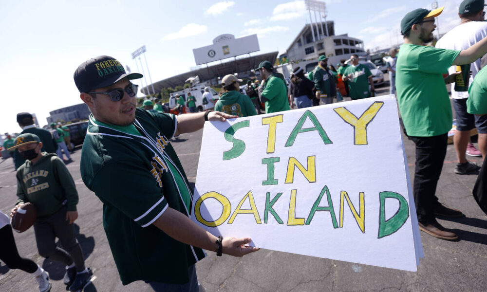 A’s reverse boycott draws 27,759 as Oakland fans protest team’s planned Vegas move