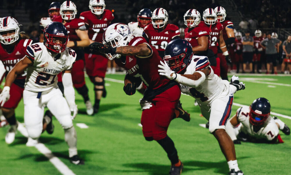 Liberty football beats St. Louis behind Jayden Robertson — PHOTOS