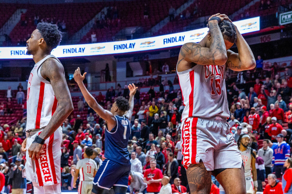 Utah State basketball escapes UNLV after 5-point play in final seconds | UNLV Basketball | Sports