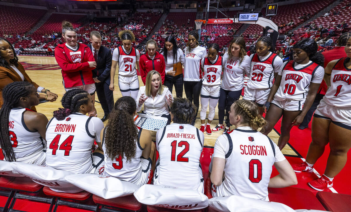 UNLV women’s basketball keeps winning behind Lindy La Rocque, Desi-Rae Young | UNLV Basketball | Sports