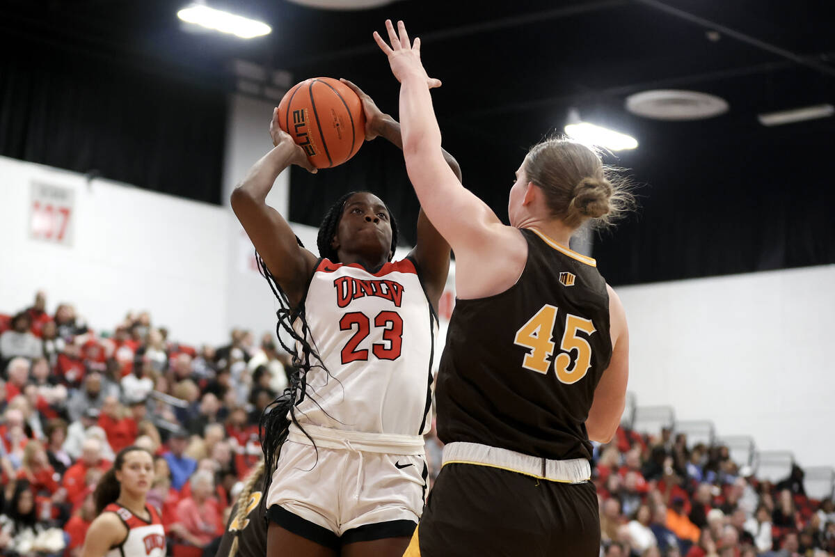 UNLV women’s basketball defeats Wyoming for 1st place in Mountain West | UNLV Basketball | Sports