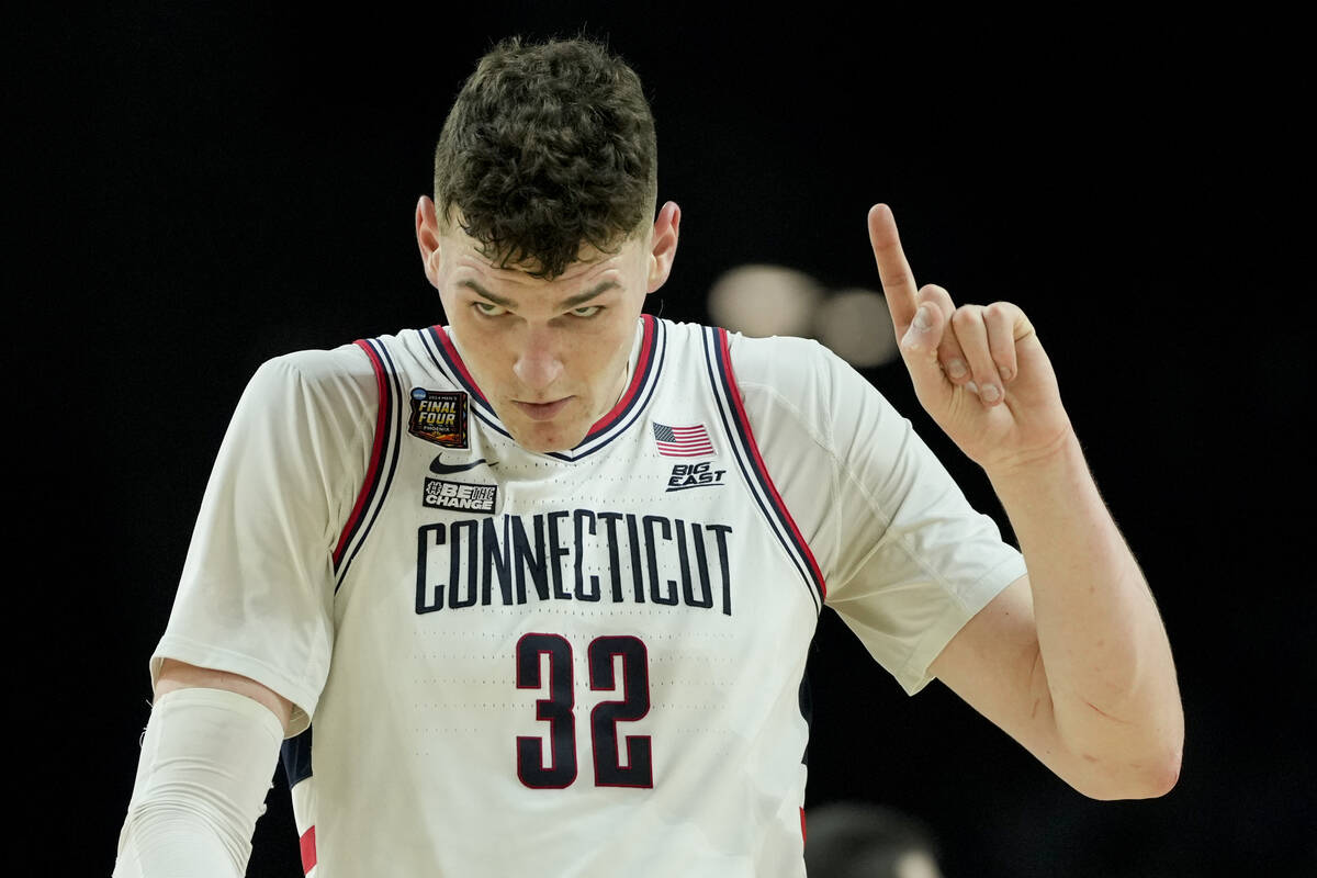 Barstool Sports founder Dave Portnoy bets on UConn to win NCAA title | Betting