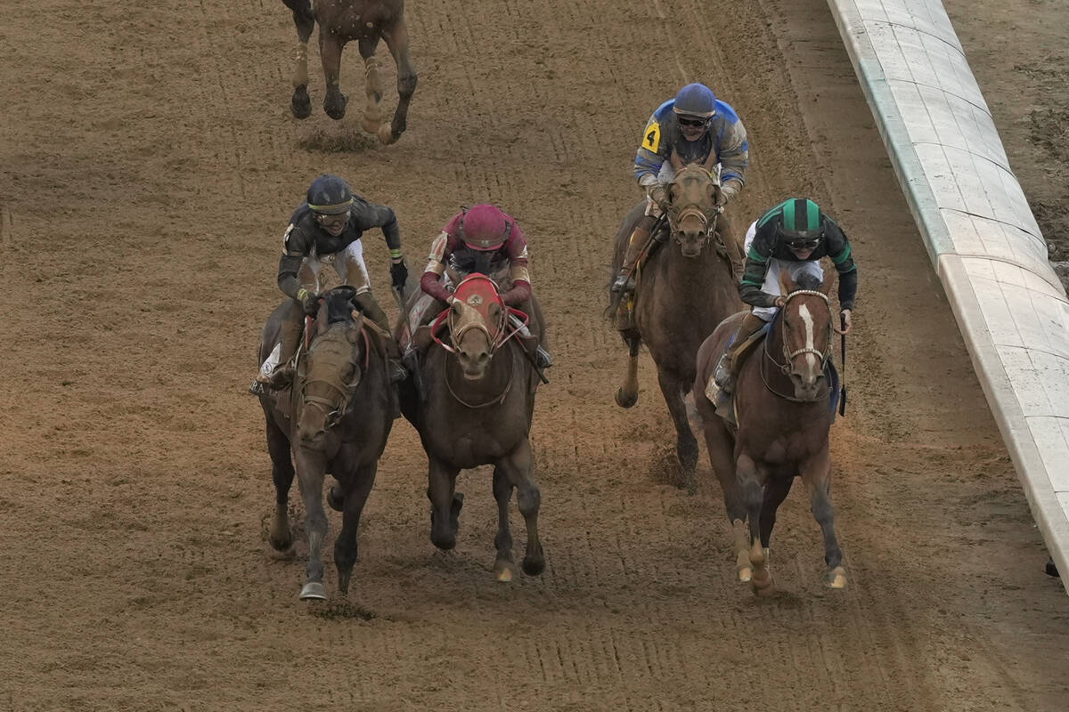 Kentucky Derby won by Mystik Dan in close 3-horse photo finish | Nation and World