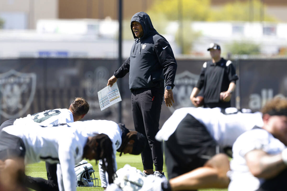 Raiders’ Antonio Pierce hired coaching staff with NFL playing experience | Raiders News