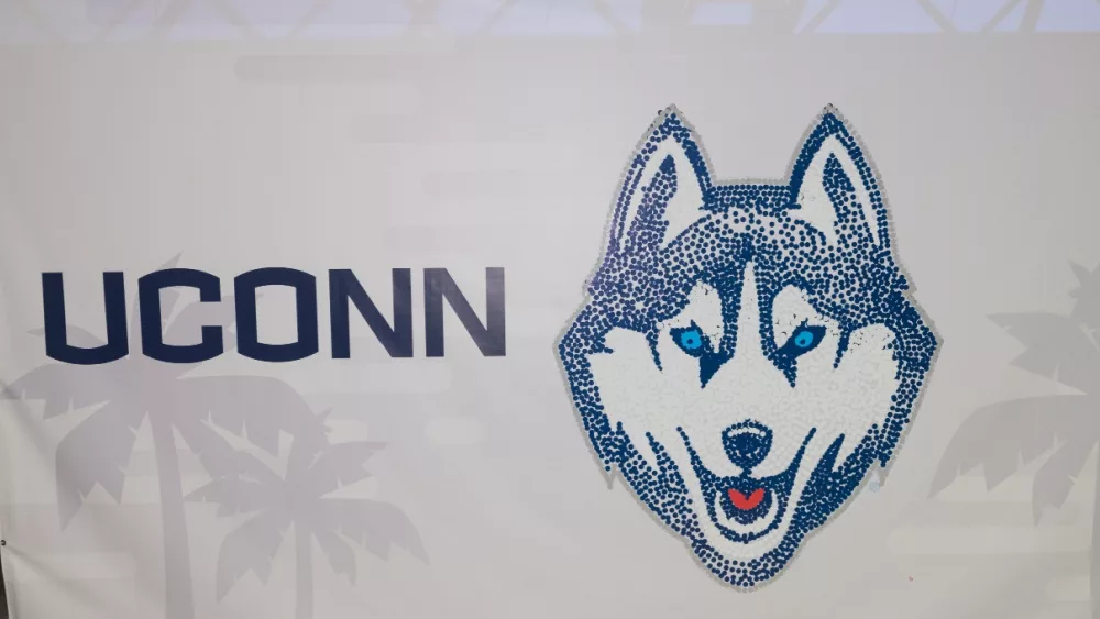 Men’s basketball head coach Dan Hurley agrees to new 6-year, $50M contract with UConn | KKGK, KLAV, KWWN, KRLV (LVSN)