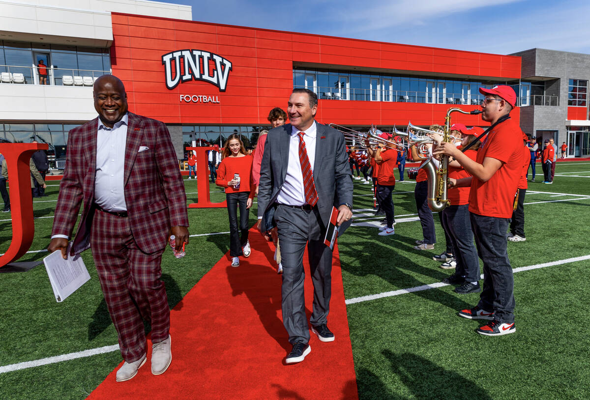 UNLV short on funds to pay football coach Dan Mullen’s full contract | UNLV