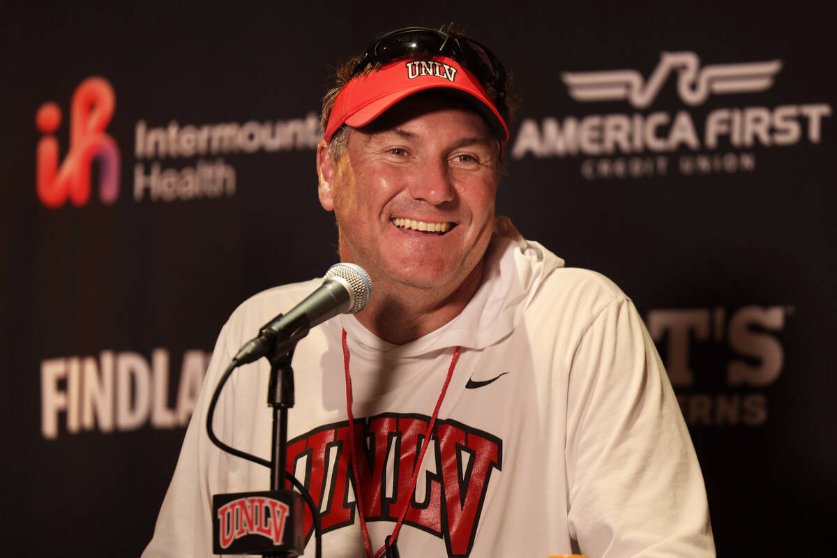 UNLV football coach Dan Mullen says two QBs will play in season opener | UNLV Football | Sports