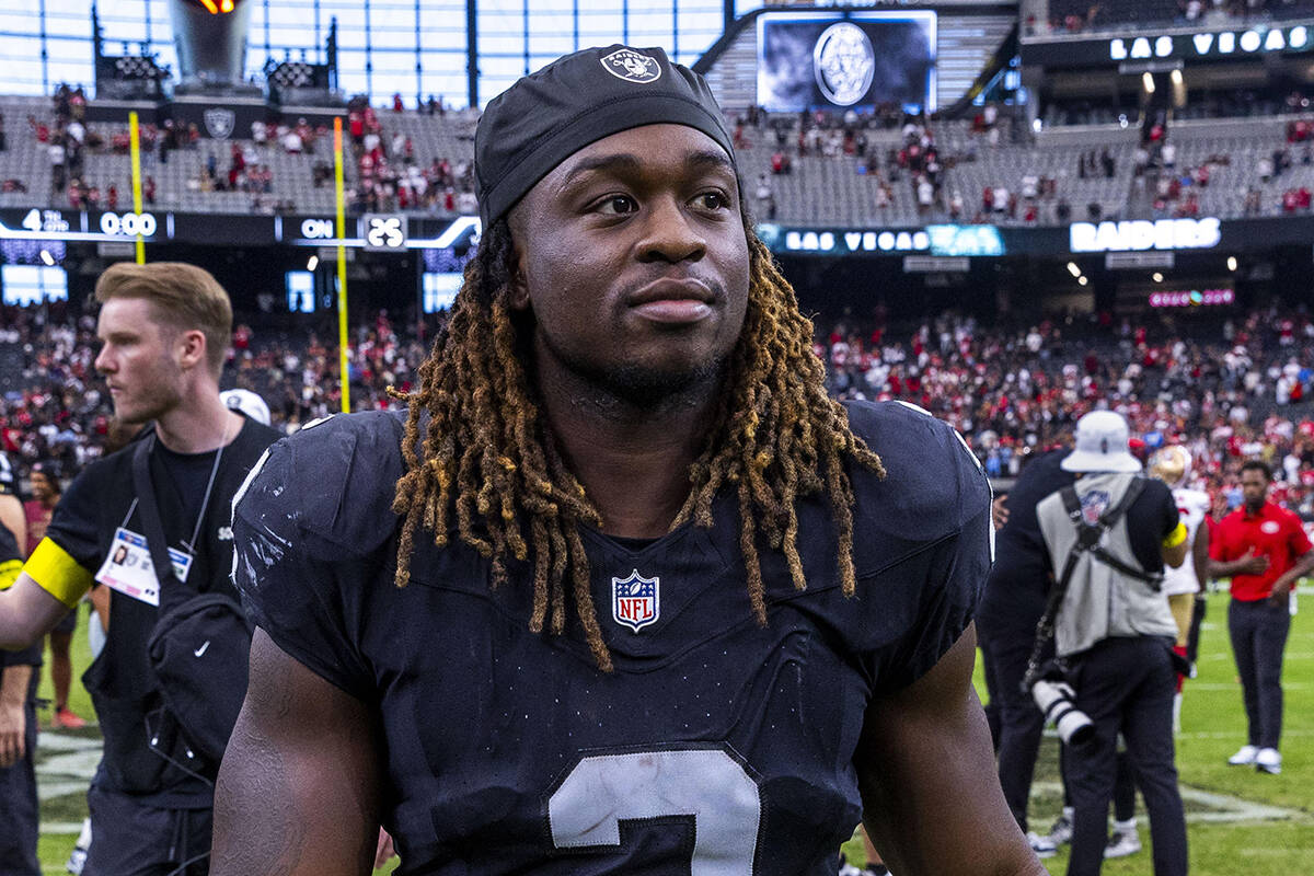 Raiders running back Ashton Jeanty speaks to the media | Raiders News