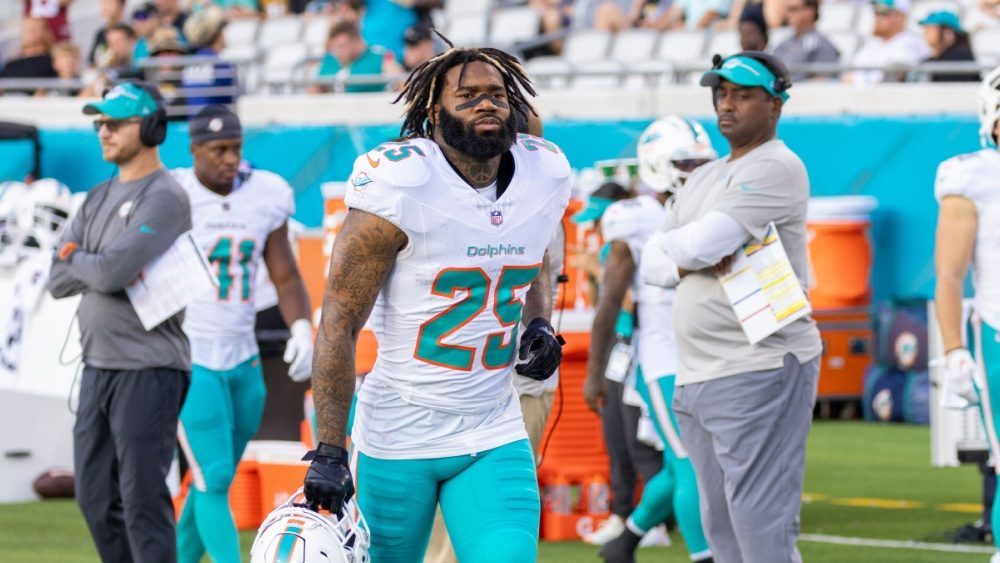 Indianapolis Colts sign ex-Dolphins CB Xavien Howard to 1-year, $5M deal | KKGK, KLAV, KWWN, KRLV (LVSN)
