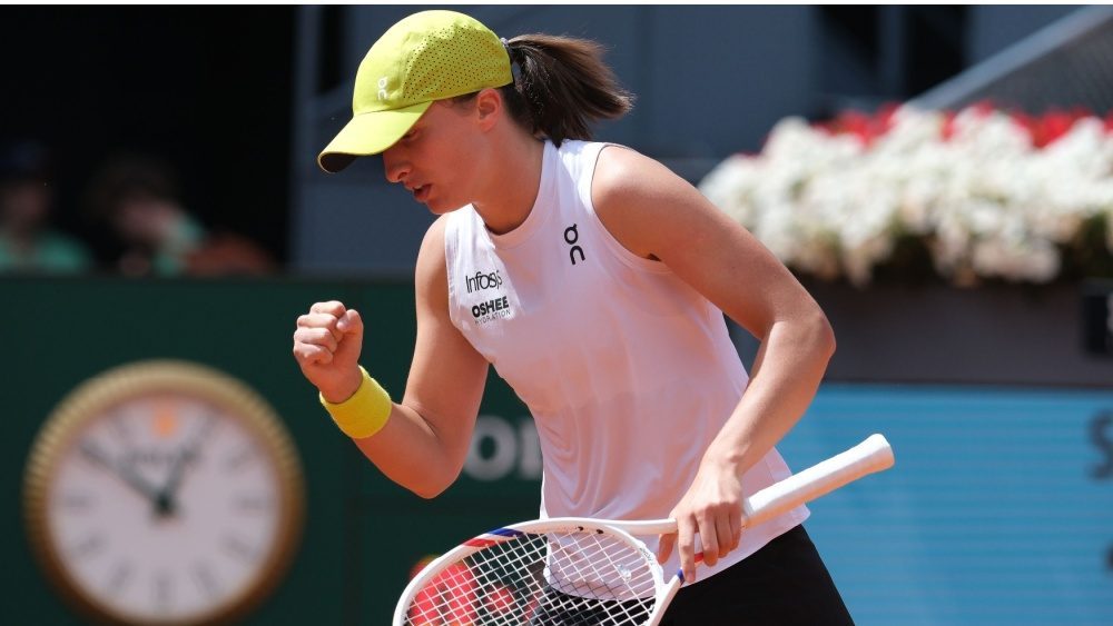 US Open 2025: Iga Świątek survives three-set battle against Suzan Lamens to extend streak | KKGK, KLAV, KWWN, KRLV (LVSN)