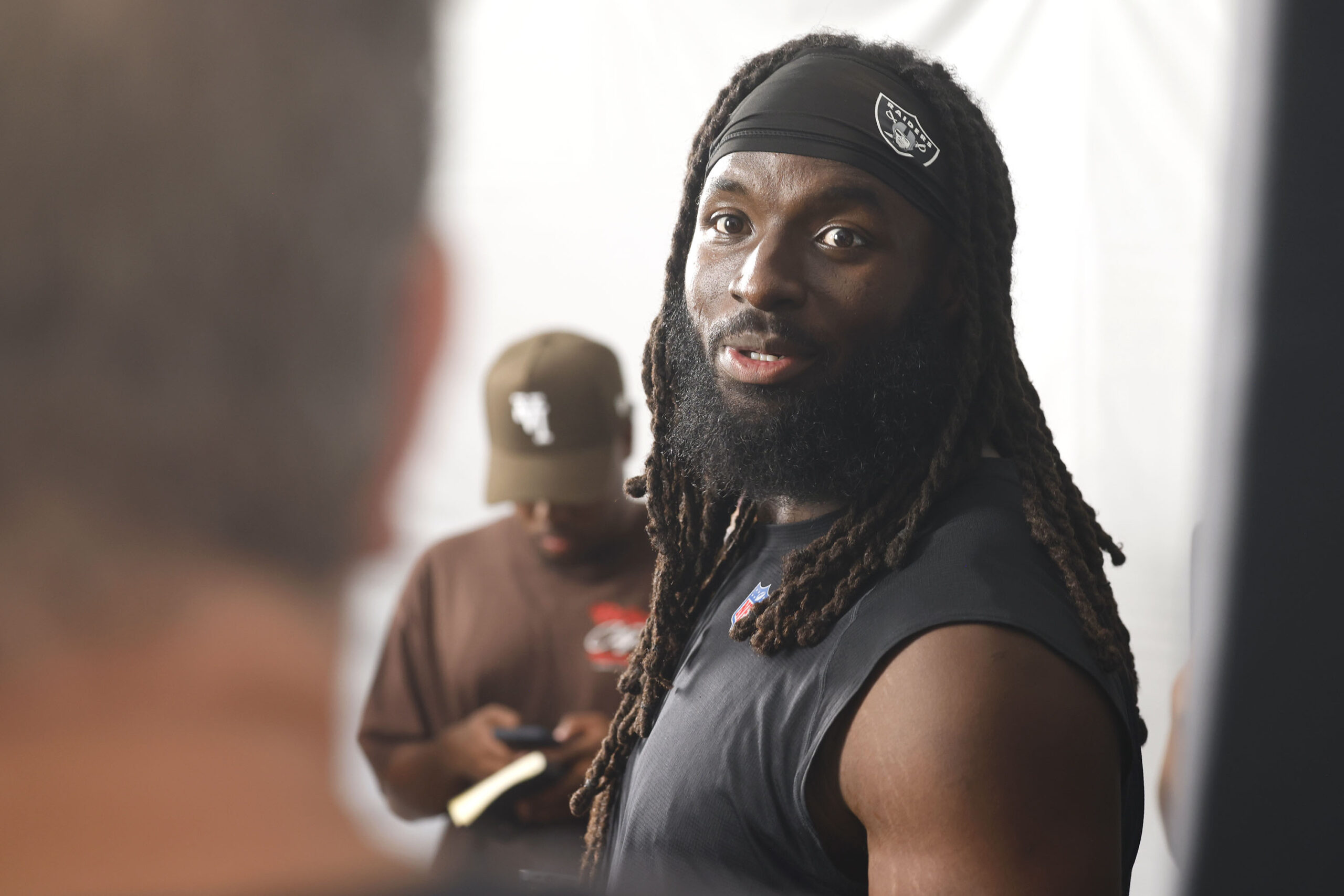 Raiders tight end Ian Thomas talks up Brock Bowers before Bears game | Raiders News