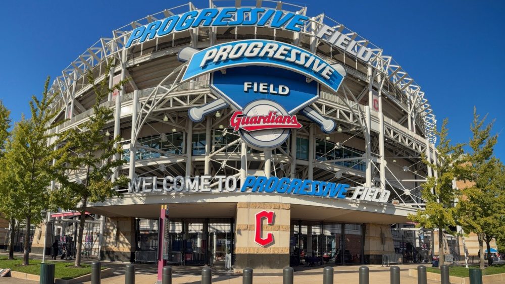 Guardians’ David Fry suffers facial fractures, broken nose after being hit by pitch | KKGK, KLAV, KWWN, KRLV (LVSN)