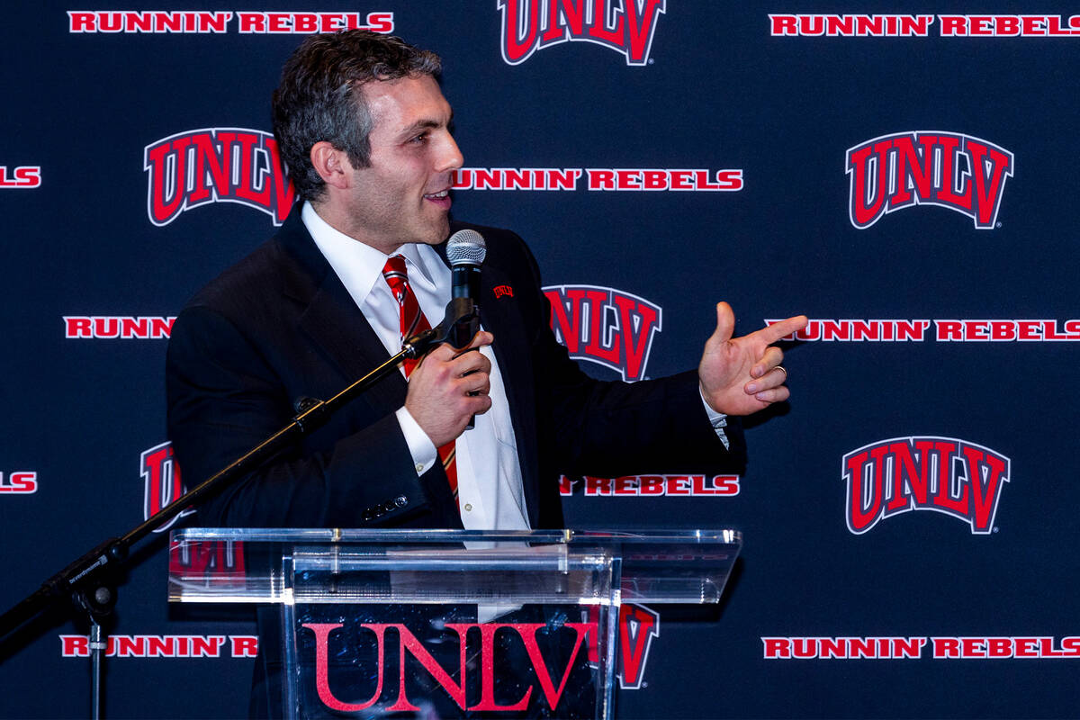 UNLV men’s basketball loses to Washington in exhibition opener | UNLV Basketball | Sports