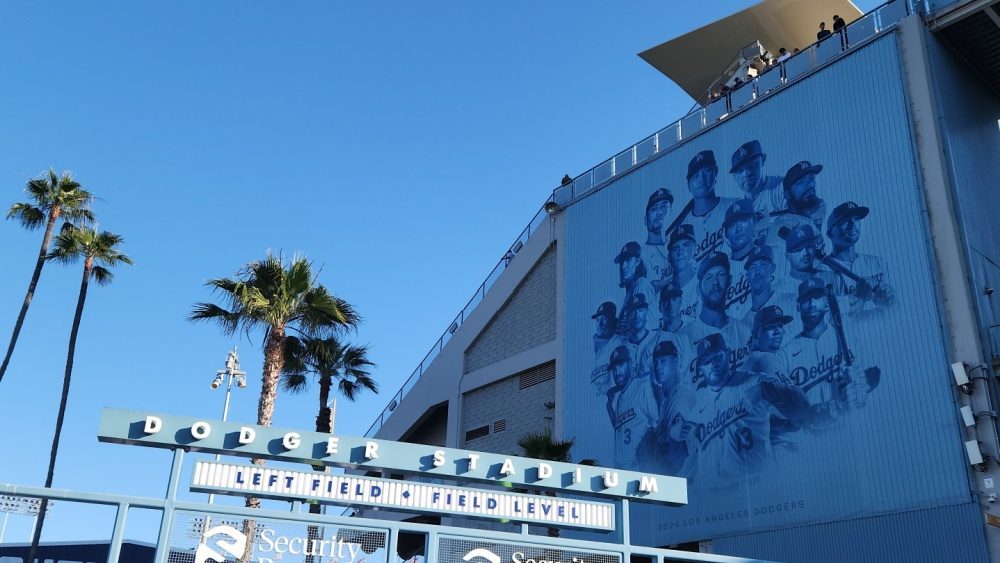 World Series Game 5: Blue Jays take 3-2 series lead with 6-1 win over Dodgers | KKGK, KLAV, KWWN, KRLV (LVSN)