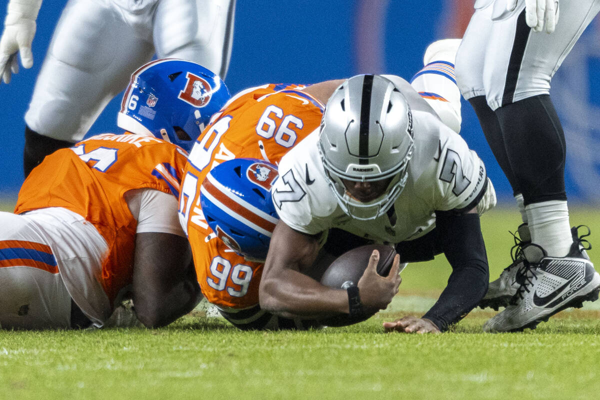 Raiders’ Geno Smith hurt in ‘Thursday Night Football’ loss to Broncos | Raiders News
