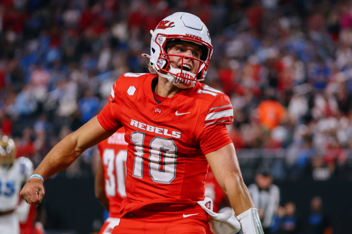 UNLV football coach Dan Mullen praises quarterback Anthony Colandrea | UNLV Football | Sports