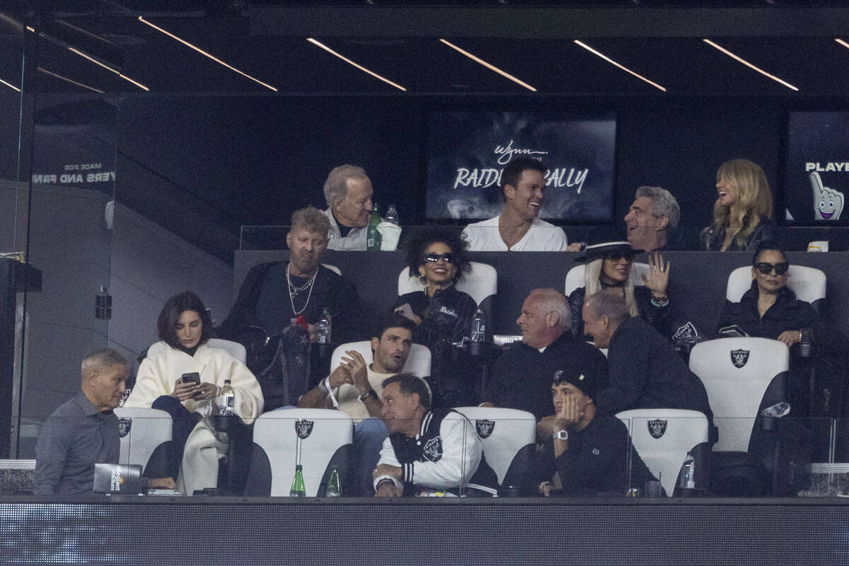 Raiders need Tom Brady to be more involved after ‘MNF’ disaster | Ed Graney | Sports