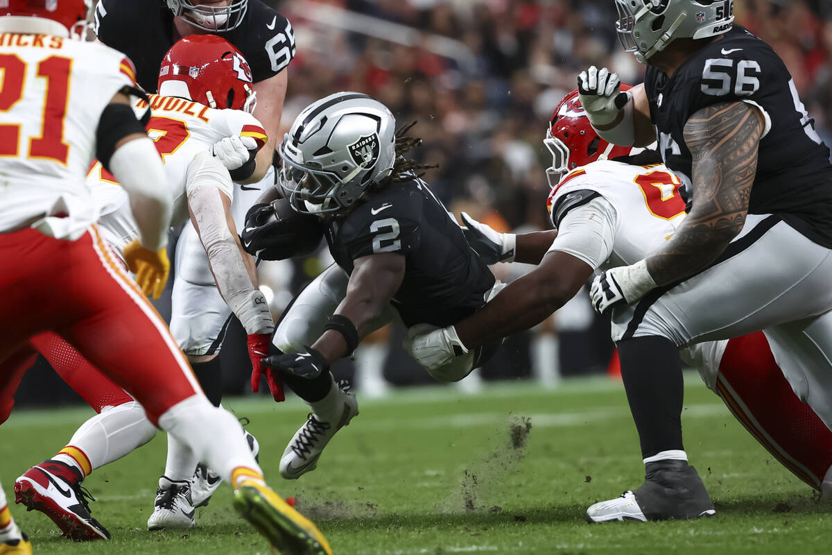 Jeanty breaks Raiders rookie scrimmage record in win over Chiefs