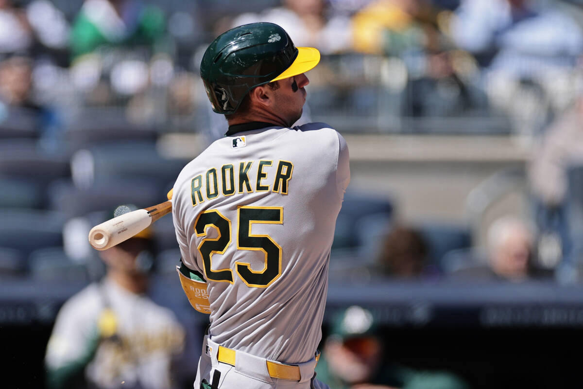 Rooker returns to Athletics lineup after oblique injury