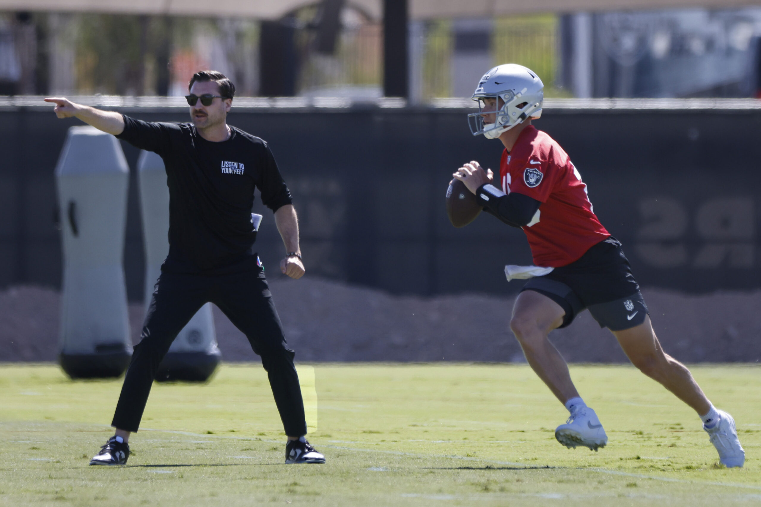 New Raiders OC Andrew Janocko leans on Kubiak, Brady as he builds his own offense