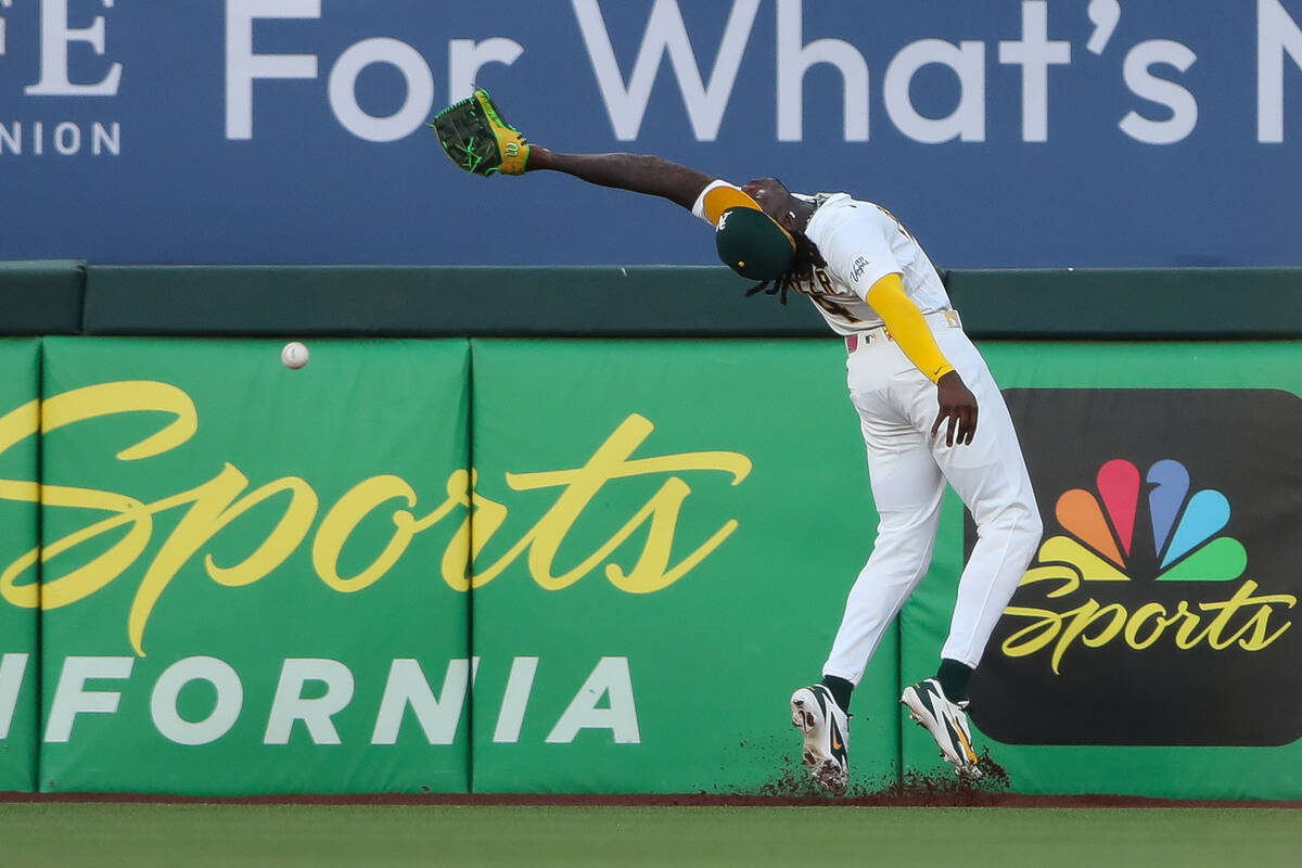 O’Hearn drives in six as Pirates crush A’s 12-4